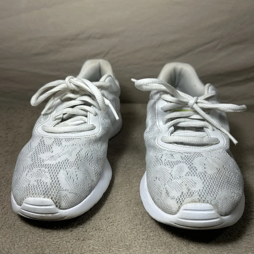 Nike Tanjun ENG Womens 7‎ White Gray Floral Mesh Running Shoes 902865-100